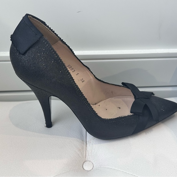 Size 8 Pedro Garcia Pumps - Picture 6 of 7